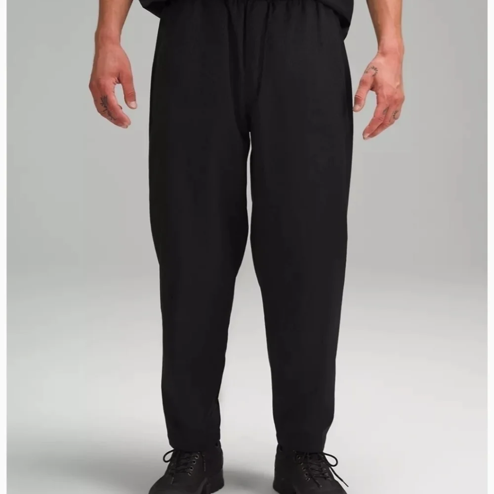 Lululemon Lab Jacquard Relaxed-Tapered Pant Leopard Jacquard MED Black S